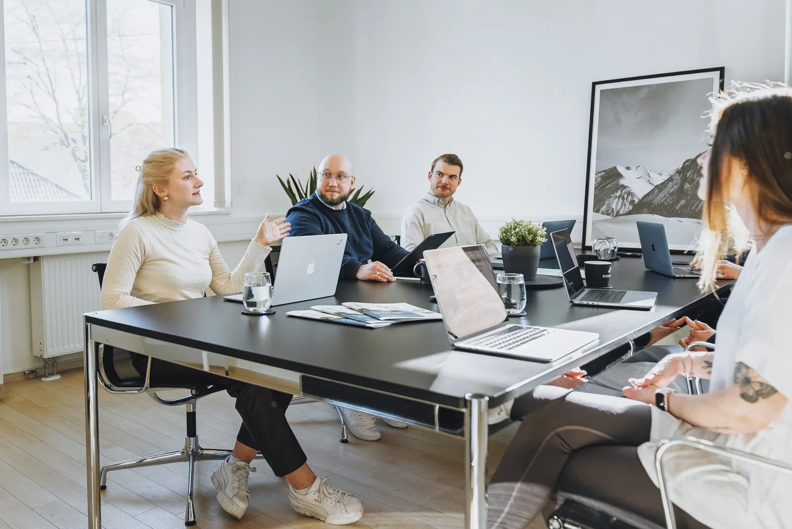 Das IDV-Kernteam im Besprechungsraum in Siegen